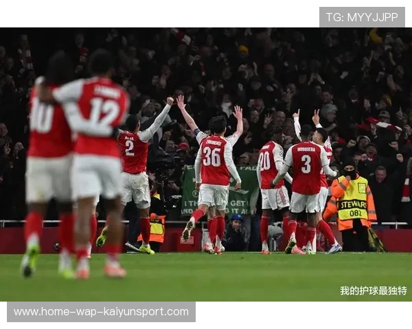 凯恩禁区转身抽射，拜仁牢牢占优