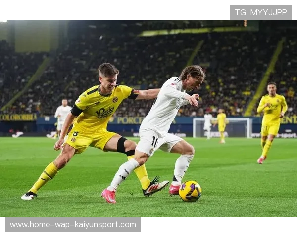 西甲皇马终场前速断反击，客场带走胜利